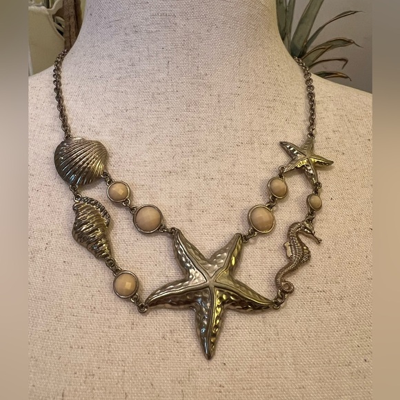 Jewelry - Vintage Seaside Charm Silver Statement Necklace EUC